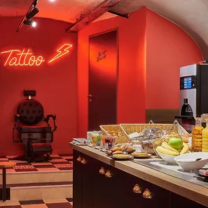 Ibis Styles Gare De L'est Magenta Parijs