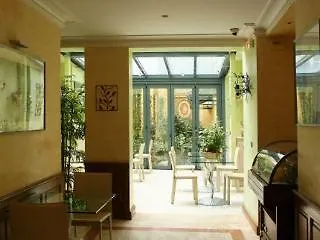 ***  Hotel Muguet Paris France